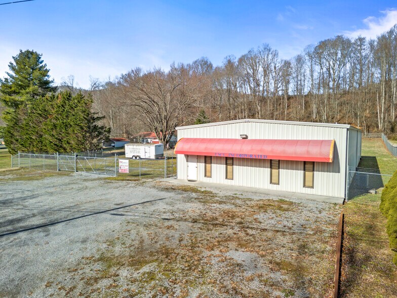 2719 Highway 91, Elizabethton, TN à vendre - Photo du bâtiment - Image 2 de 28