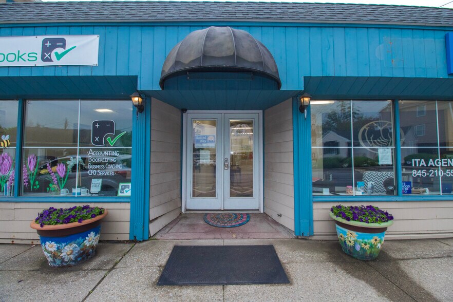 593 Route 6, Mahopac, NY à louer - Photo du bâtiment - Image 3 de 27