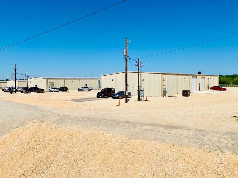 7049 Fm 1044, Marion, TX à louer - Photo du bâtiment - Image 3 de 6