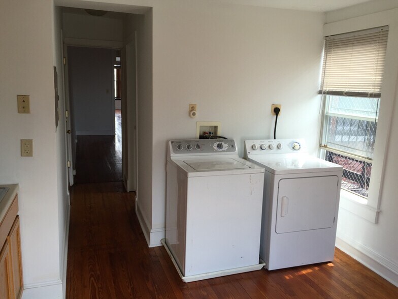 2210-2212 Maryland Ave, Baltimore, MD for sale - Interior Photo - Image 2 of 17