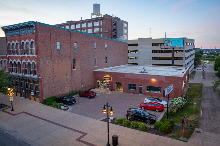 428 SW Washington St, Peoria, IL à louer - Photo du bâtiment - Image 2 de 15