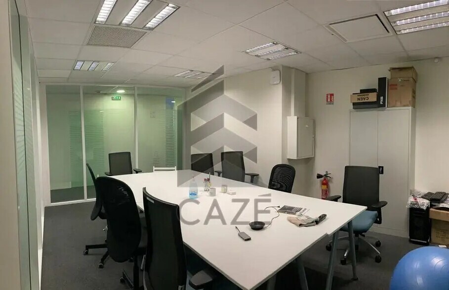 Office in Lormont for lease - Interior Photo - Image 3 of 5