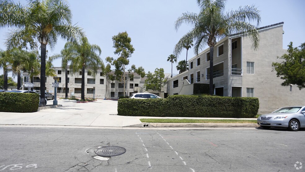1028 N Lake Ave, Pasadena, CA for lease - Building Photo - Image 3 of 21