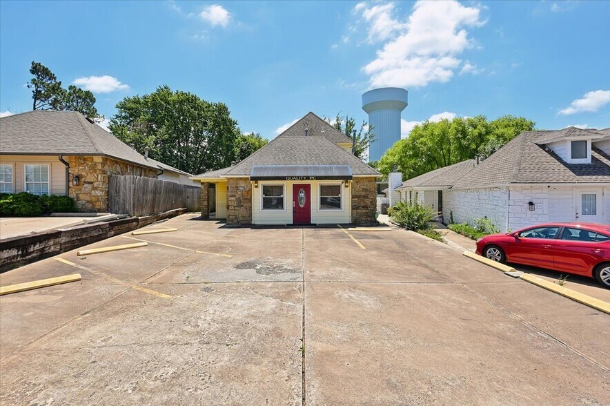 4940 E 73rd St, Tulsa, OK à vendre - Photo du bâtiment - Image 3 de 44