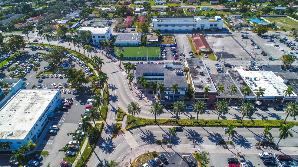 2632 Hollywood Blvd, Hollywood, FL for lease - Aerial - Image 2 of 3