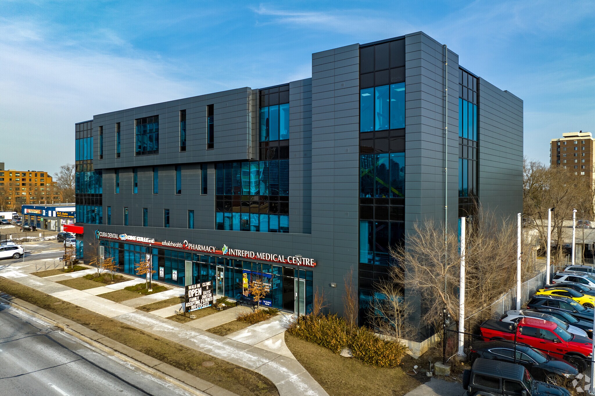 250 Dundas St W, Mississauga, ON à vendre Photo principale- Image 1 de 1