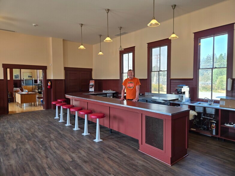 801 Milwaukee Rd, South Cle Elum, WA à louer - Photo du bâtiment - Image 2 de 5