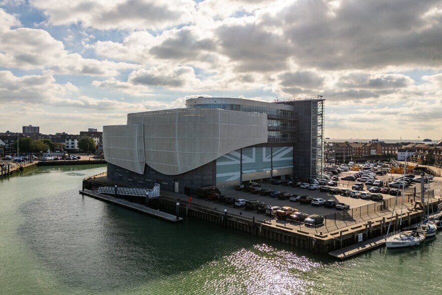 East St, Portsmouth à vendre - Photo du bâtiment - Image 2 de 15