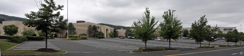 470-472 Lewis Ave, Meriden, CT à louer - Photo du bâtiment - Image 2 de 9