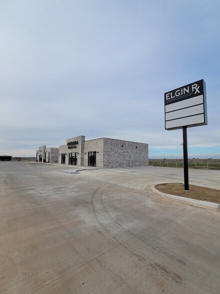 12887 Commerce Street, Elgin, OK à louer - Photo du bâtiment - Image 2 de 4