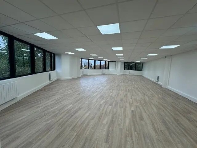 Office in Rosny-sous-Bois for lease Building Photo- Image 1 of 12