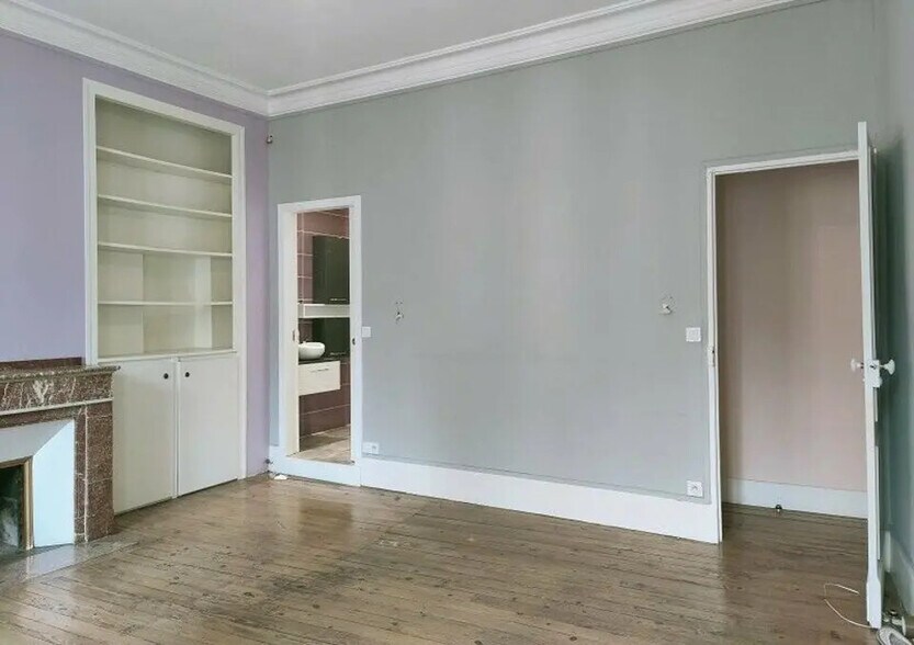 Passage Saint-Antoine, Paris for lease - Interior Photo - Image 3 of 3