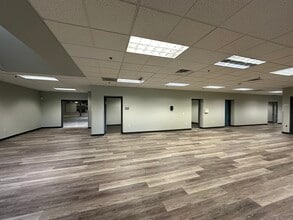 15 Hudson Park Dr, Hudson, NH à vendre Photo intérieure- Image 2 de 4