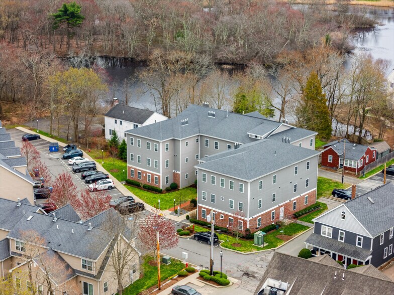 40 Ames Ave, Canton, MA à vendre - Photo du bâtiment - Image 2 de 9