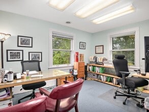 714 Oakland St, Hendersonville, NC for lease Interior Photo- Image 1 of 1