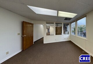 4322 Eileen St, Simi Valley, CA for lease Interior Photo- Image 2 of 7
