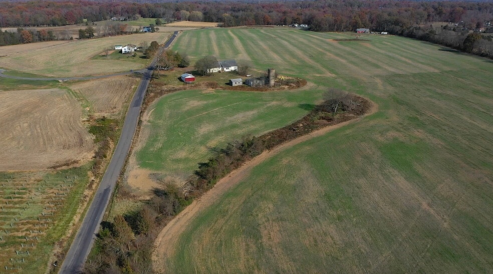 8184 Fox Groves Rd, Remington, VA for sale - Building Photo - Image 3 of 14