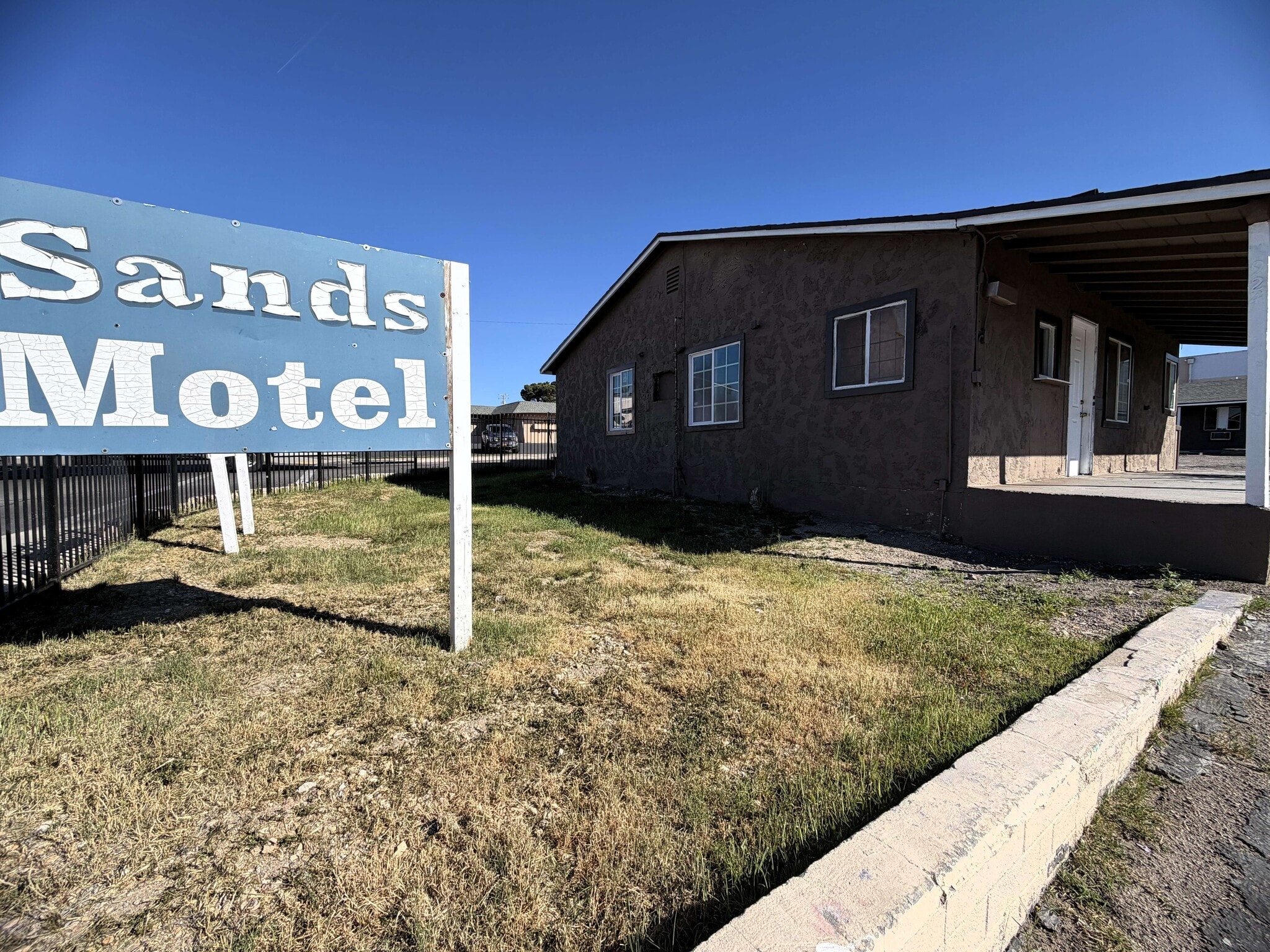 924 E Main St, Barstow, CA for sale Primary Photo- Image 1 of 12