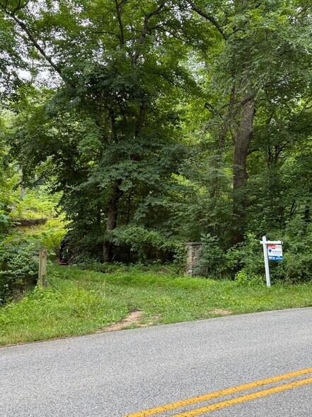 Locust Grove Dr, Port Tobacco, MD à vendre - Photo du bâtiment - Image 3 de 18