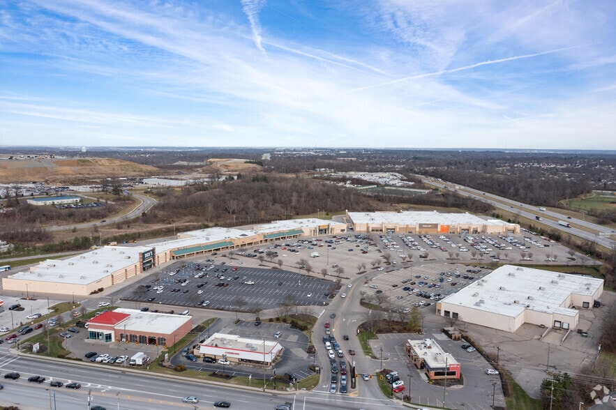 10152-10240 Colerain Ave, Cincinnati, OH à louer - Photo principale - Image 1 de 17