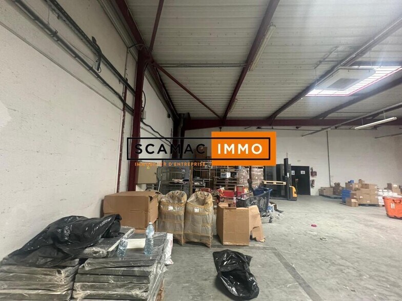 Flex in Franconville for lease - Building Photo - Image 2 of 13