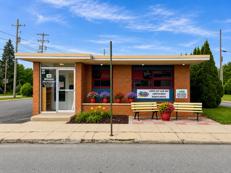 312 W Elm St, Cheboygan, MI à vendre - Photo principale - Image 1 de 15