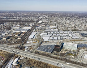 280 N Midland Ave, Saddle Brook, NJ à louer Photo du bâtiment- Image 1 de 7