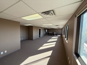 22 Jamie Ave, Nepean, ON à louer Photo intérieure- Image 2 de 7