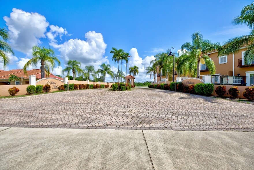 2105 US 27 S, Lake Placid, FL for sale - Building Photo - Image 1 of 22