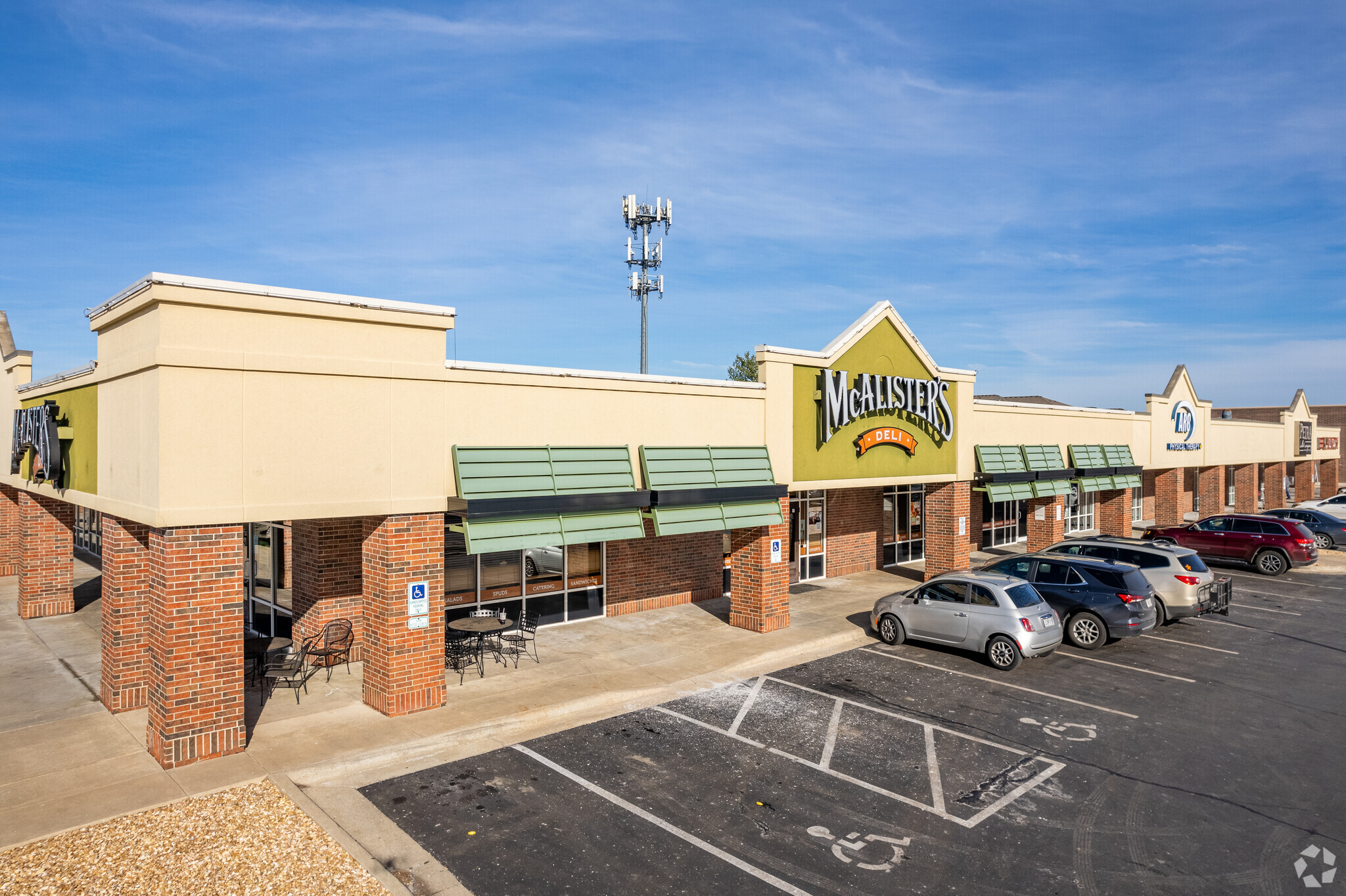 1711 W Battlefield St, Springfield, MO for lease Building Photo- Image 1 of 7