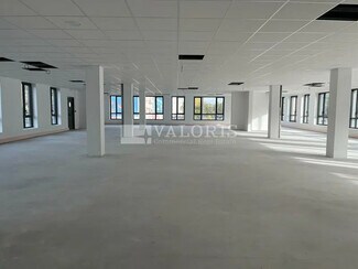 Plus de détails pour 50 Boulevard Ambroise Croizat, Vénissieux - Bureau à vendre