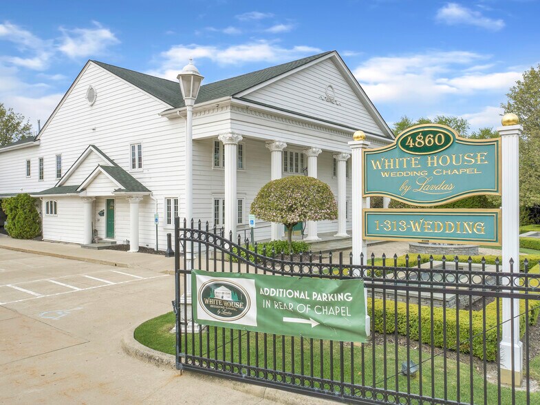 4860 E 13 Mile Rd, Warren, MI à vendre - Photo du bâtiment - Image 2 de 62