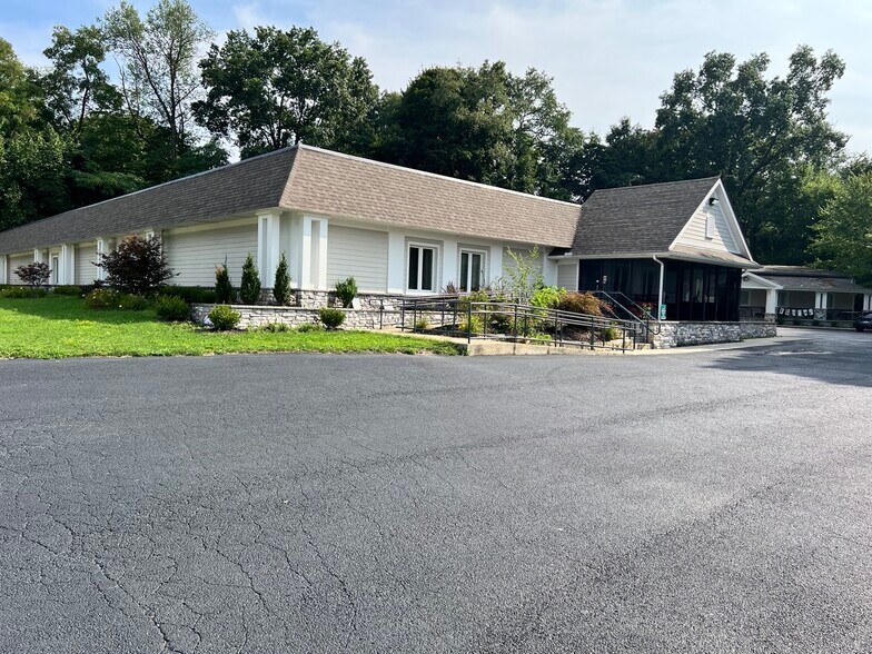 1610 N Main St, Butler, PA à louer - Photo du bâtiment - Image 3 de 4