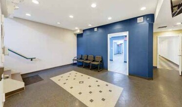 150 Ocean Pkwy, Brooklyn, NY à louer Photo intérieure- Image 1 de 4