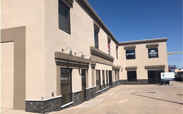 212 S Broadway, Minot, ND à vendre - Photo du bâtiment - Image 2 de 35