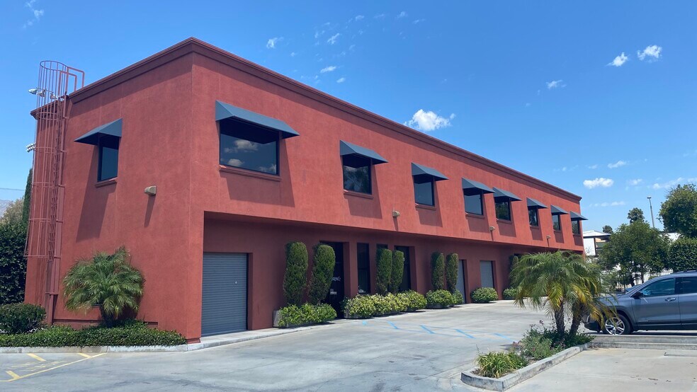 1 W Mountain St, Pasadena, CA à louer - Photo du bâtiment - Image 3 de 4