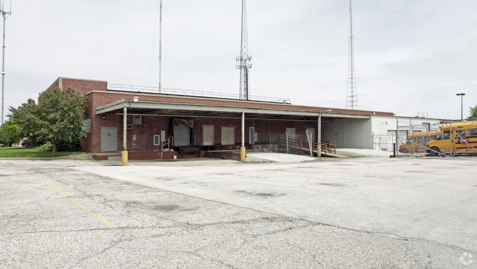 3950 N Holton St, Milwaukee, WI à louer - Photo du bâtiment - Image 2 de 4