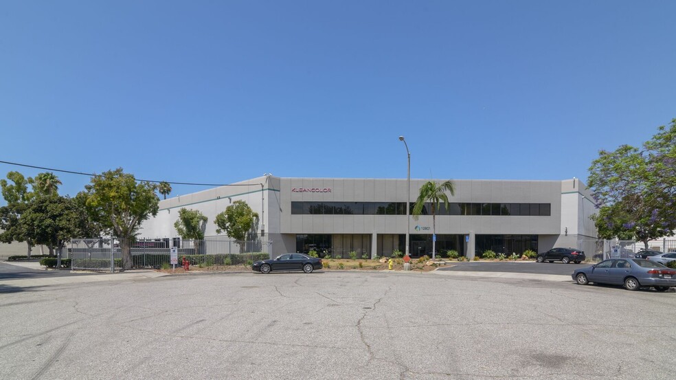 12801 Busch Pl, Santa Fe Springs, CA for lease - Primary Photo - Image 1 of 11