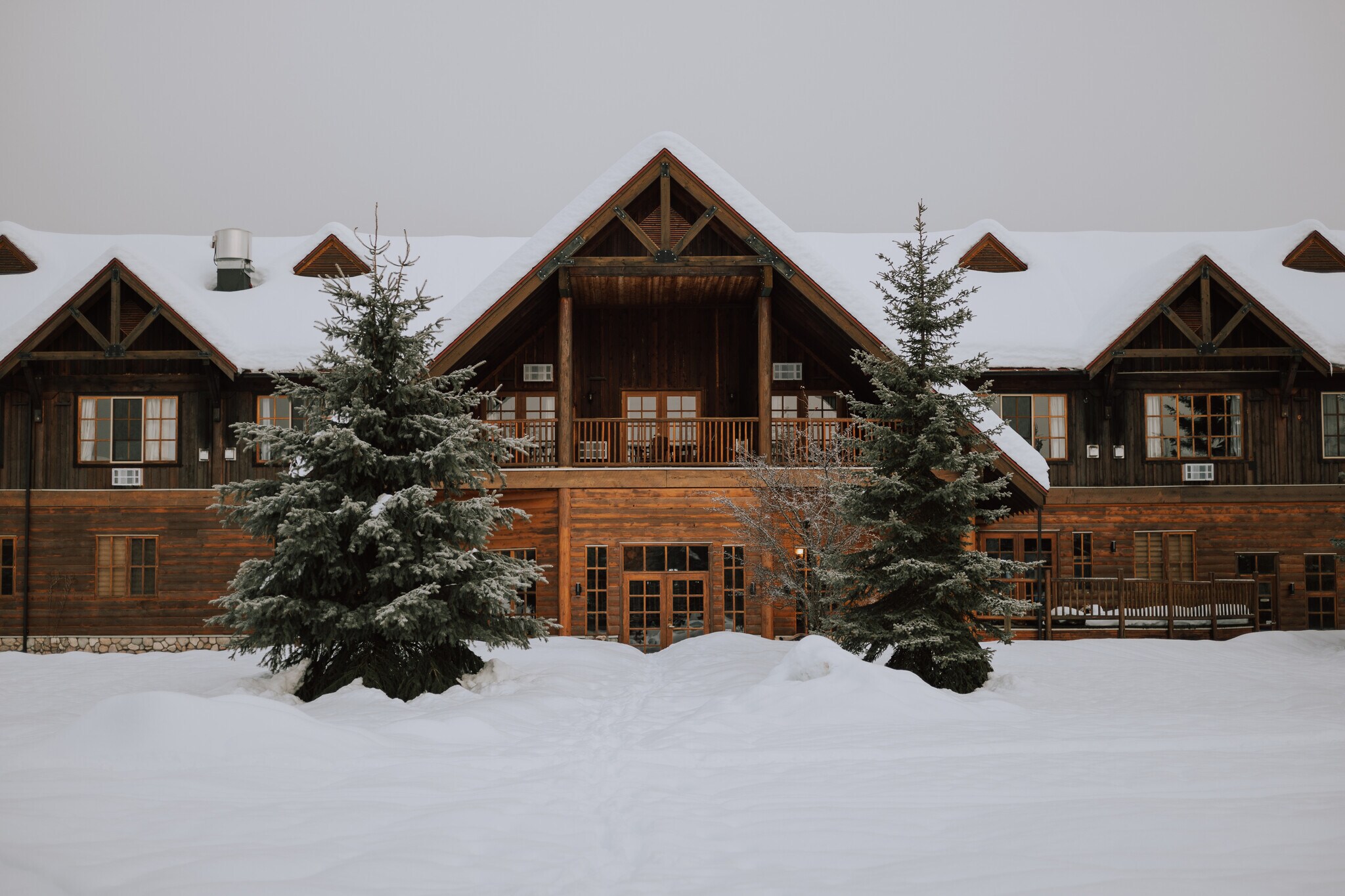 1870 Glacier Ln, Revelstoke, BC for sale Primary Photo- Image 1 of 1