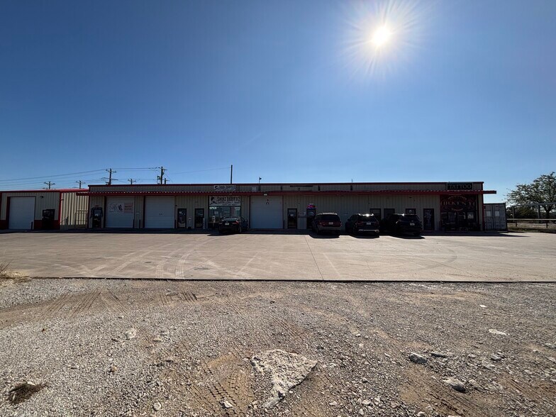 2655 W US Highway 377, Granbury, TX for lease - Building Photo - Image 3 of 4