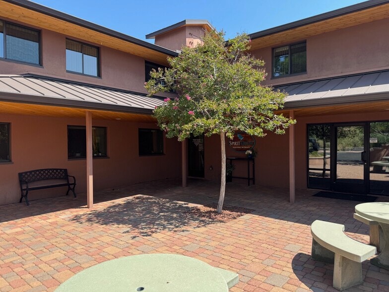 75 Kallof Pl, Sedona, AZ for lease - Building Photo - Image 2 of 48