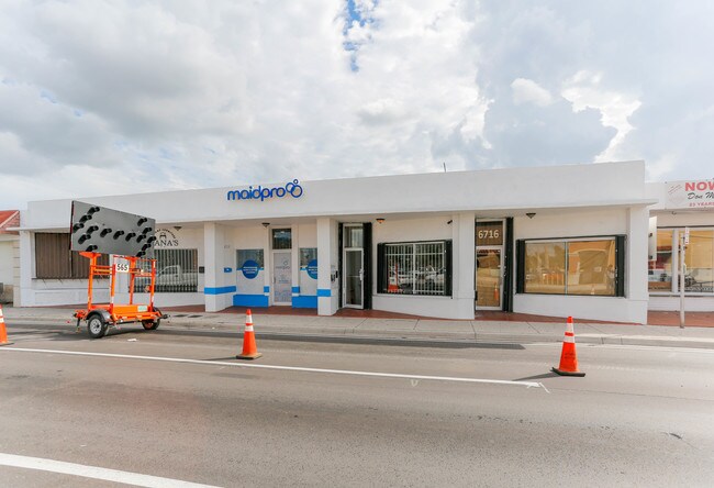 More details for 6708-6716 W Flagler St, Miami, FL - Retail for Lease