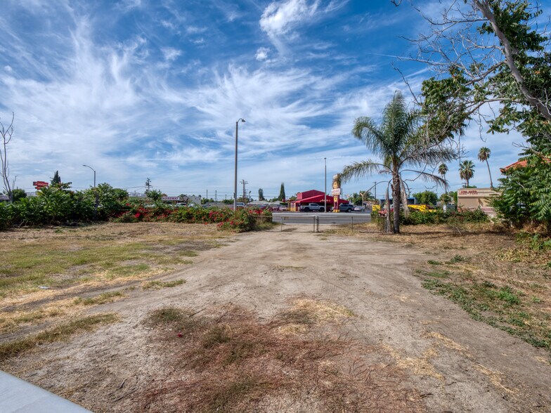 516 S State College Blvd, Anaheim, CA à vendre - Photo du bâtiment - Image 3 de 27