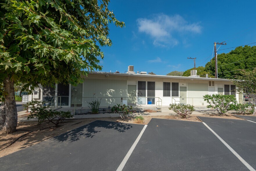 172-176 N Ashwood Ave, Ventura, CA for sale - Primary Photo - Image 1 of 2