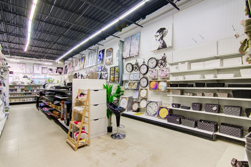 988 Boul Saint-Jean-Baptiste, Mercier, QC for lease - Interior Photo - Image 2 of 16