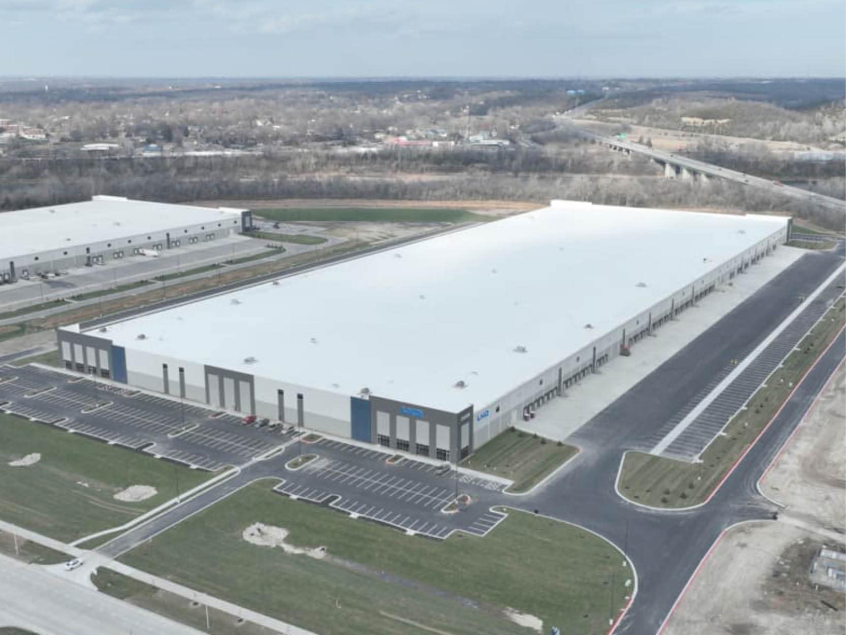 24550 W 43rd St, Shawnee Mission, KS for lease Primary Photo- Image 1 of 5