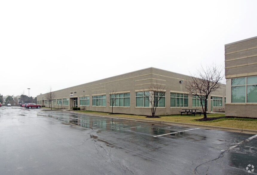 535-845 Plainfield Rd, Willowbrook, IL à louer - Photo du bâtiment - Image 3 de 6