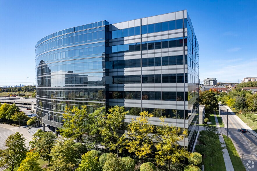 55 Commerce Valley Dr W, Markham, ON à louer - Photo du bâtiment - Image 2 de 46