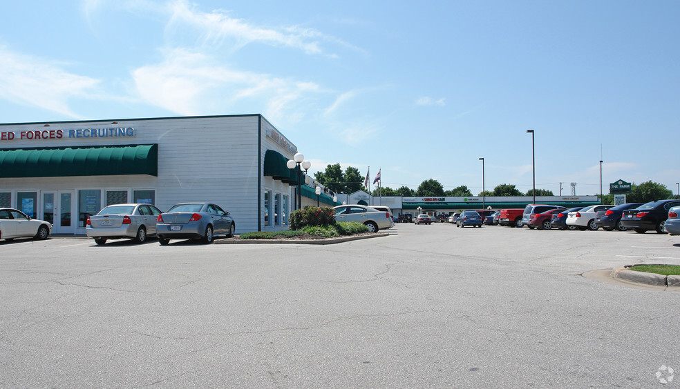 12121-12127 Blue Ridge Blvd, Grandview, MO for lease - Building Photo - Image 2 of 5