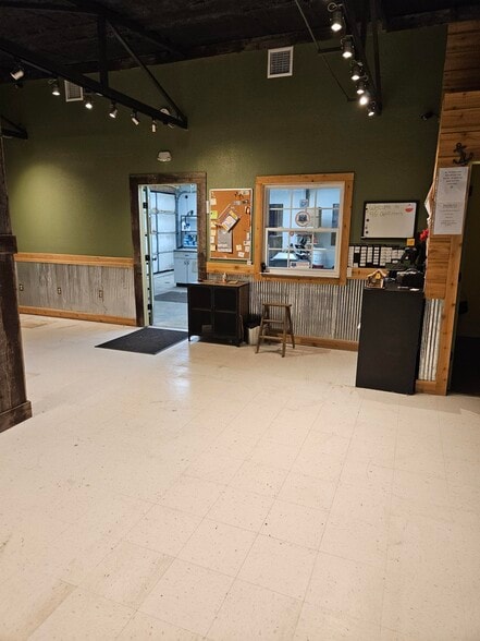 291 W Broadway Ave, Langley, OK for sale - Interior Photo - Image 3 of 7